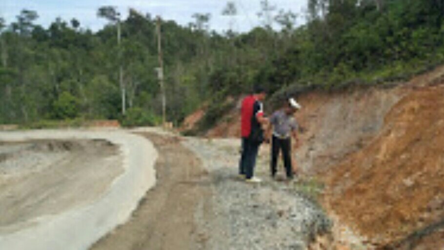 Jalan Penghubung Perlu Perhatian Jalan Penghubung Perlu Perhatian