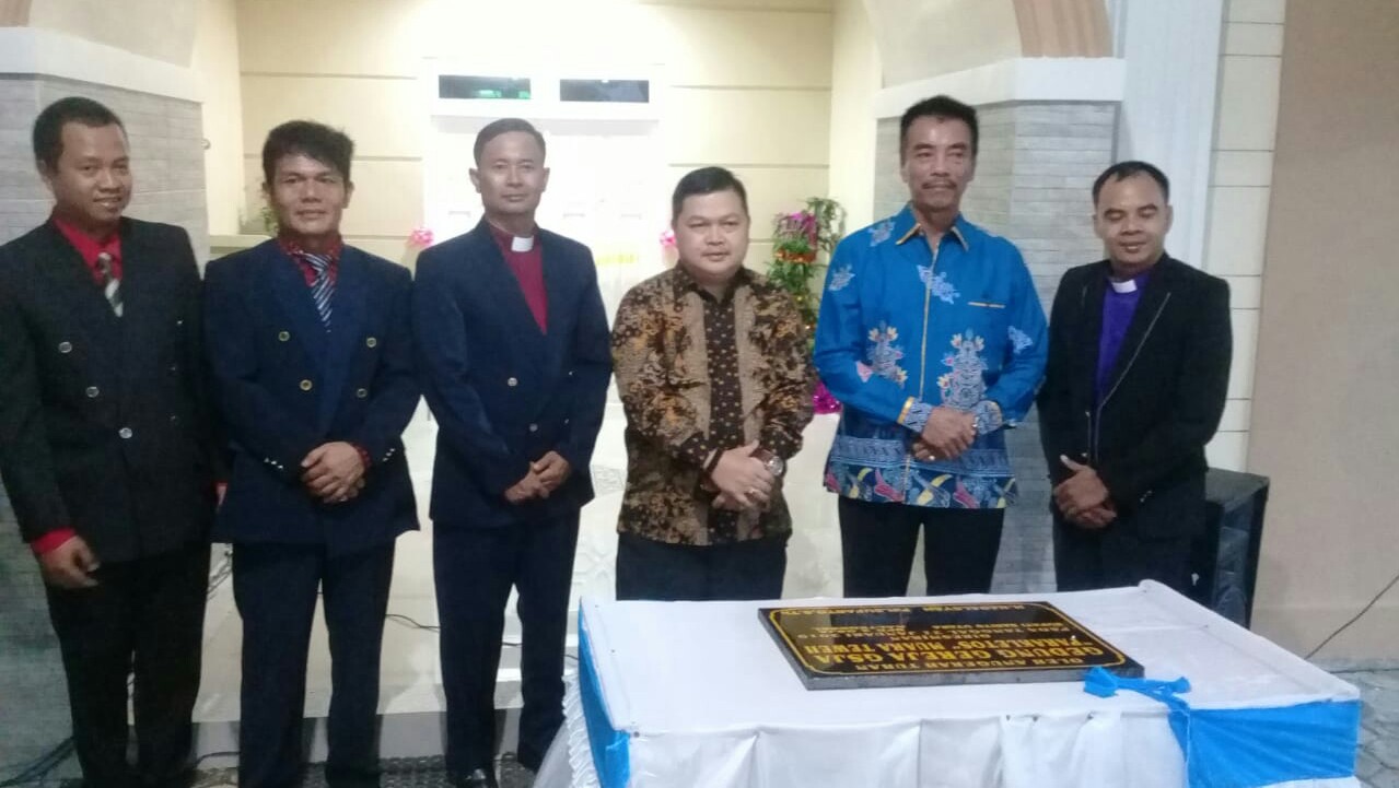 Wakil Bupati Dan Ketua DPRD Hadiri Peresmian Gereja GSJA Parakletos Muara Teweh