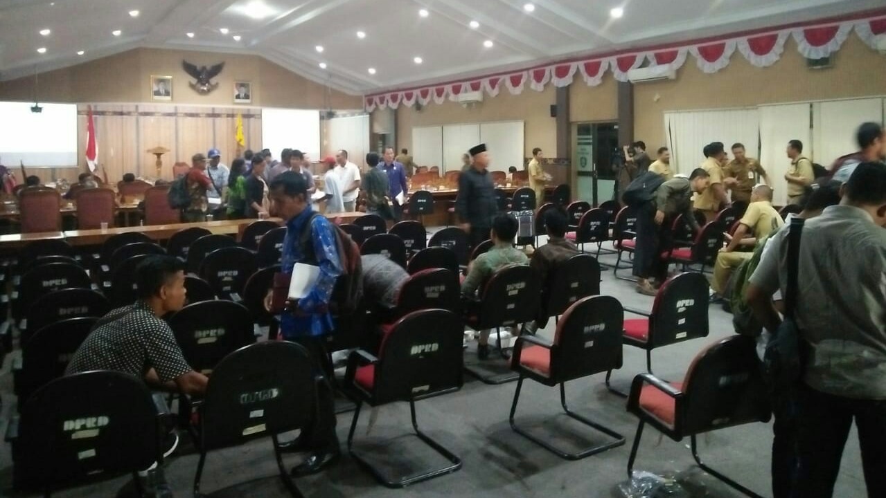 Kelotok Bawa Puluhan Pelajar Karam, Komisi III Beri Warning Pemkab Kotim Kelotok Bawa Puluhan Pelajar Karam, Komisi III Beri Warning Pemkab Kotim