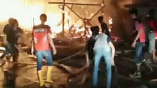 Kebakaran Di pangku Raya Hanguskan Dua Rumah Dan Delapanbelas Unit Sepda Motor