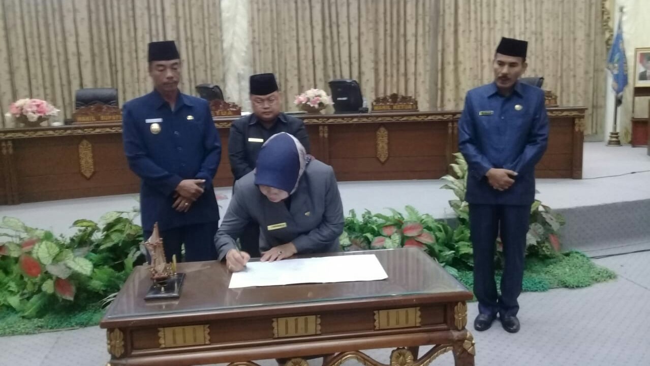 Rapat Paripurna Penyampaian Pendapat Akhir Fraksi-Fraksi DPRD Barut