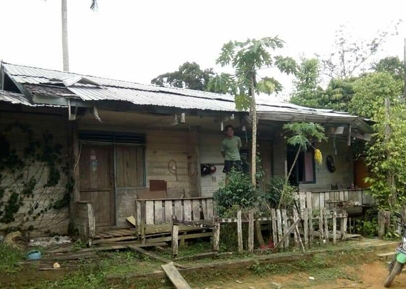 Waduh Perumahan Guru Desa Tanjung Jorong Jadi Makanan Rayap
