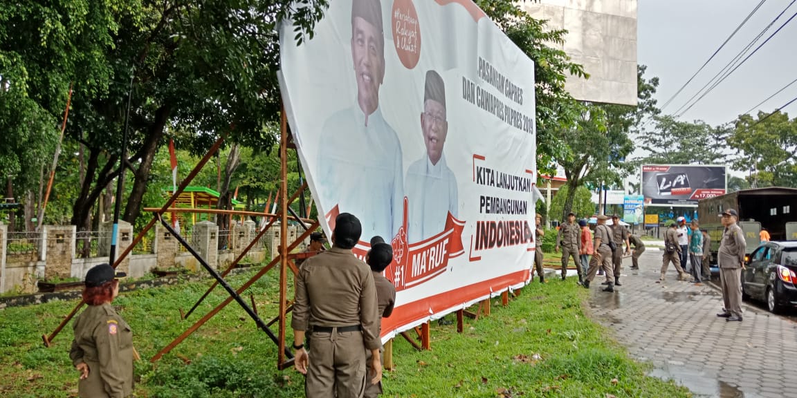 Masa Ijin Baliho Sudah Berakhir,Parpol Dan Caleg Wajib Cabut Sendiri Baliho