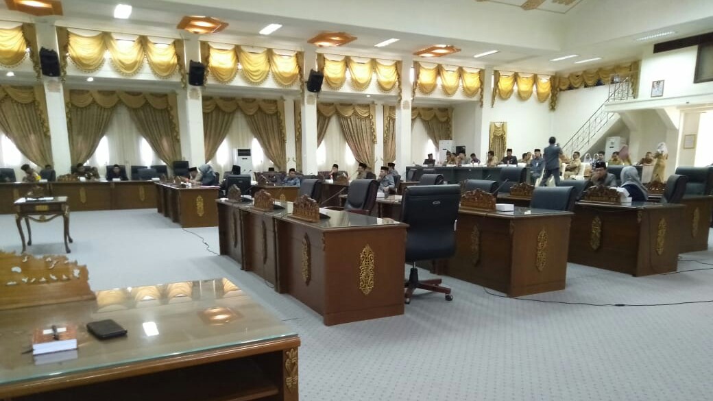 Sempat Dua Kali Di Skor Akhirnya Paripurna Di Lanjutkan Sempat Dua Kali Di Skor Akhirnya Paripurna Di Lanjutkan