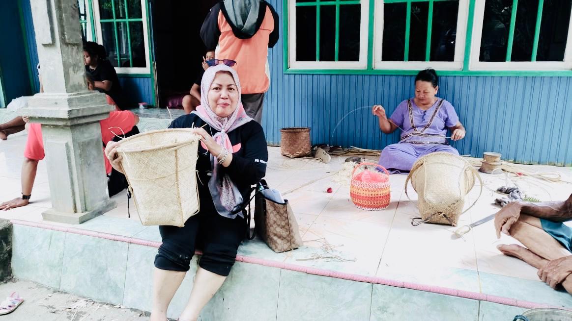 Pemasaran Pengerajin Rotan Perlu Didukung Dari Pemerintah Pemasaran Pengerajin Rotan Perlu Didukung Dari Pemerintah