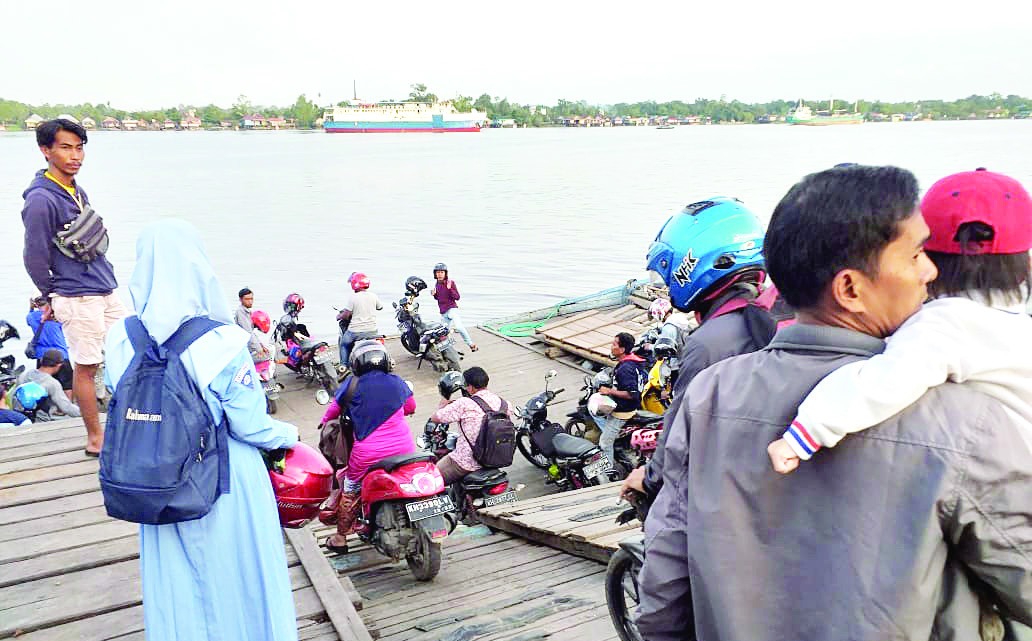 Warga Harapkan Jembatan Seranau Terwujud