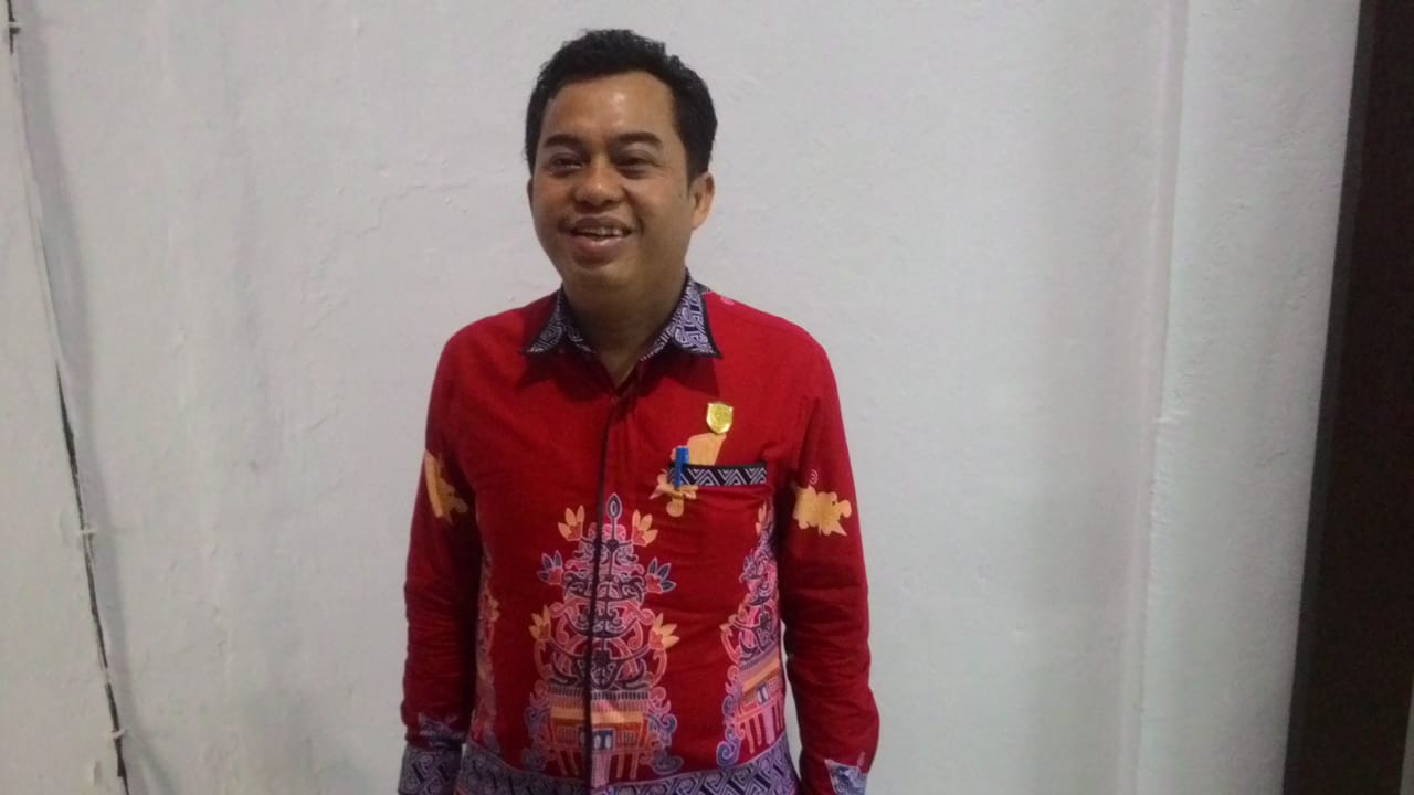 Rimbun : Seluruh Desa Mesti Dialiri Listrik