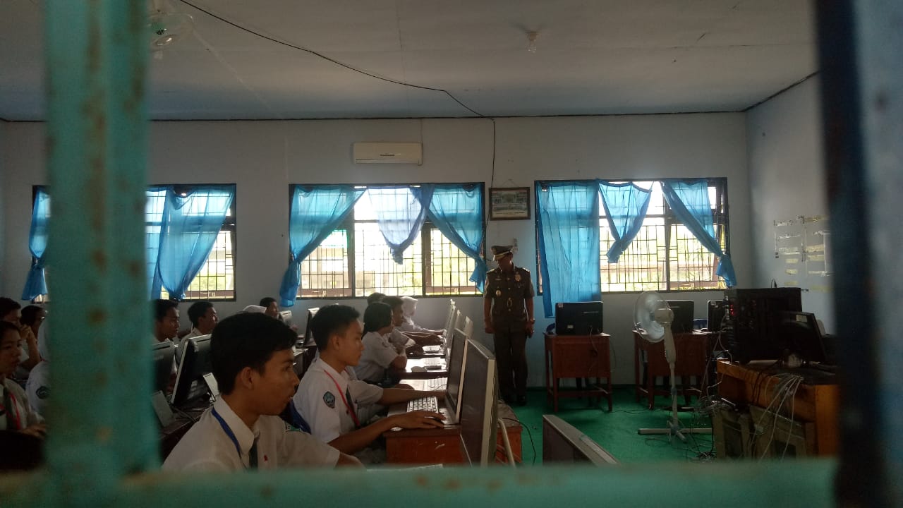 Hari Pertama UNBK Wabup Katingan Kunjungi Dua Sekolah