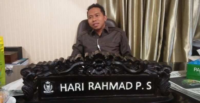 Truck CPO Jangan Parkir Dibadan Jalan
