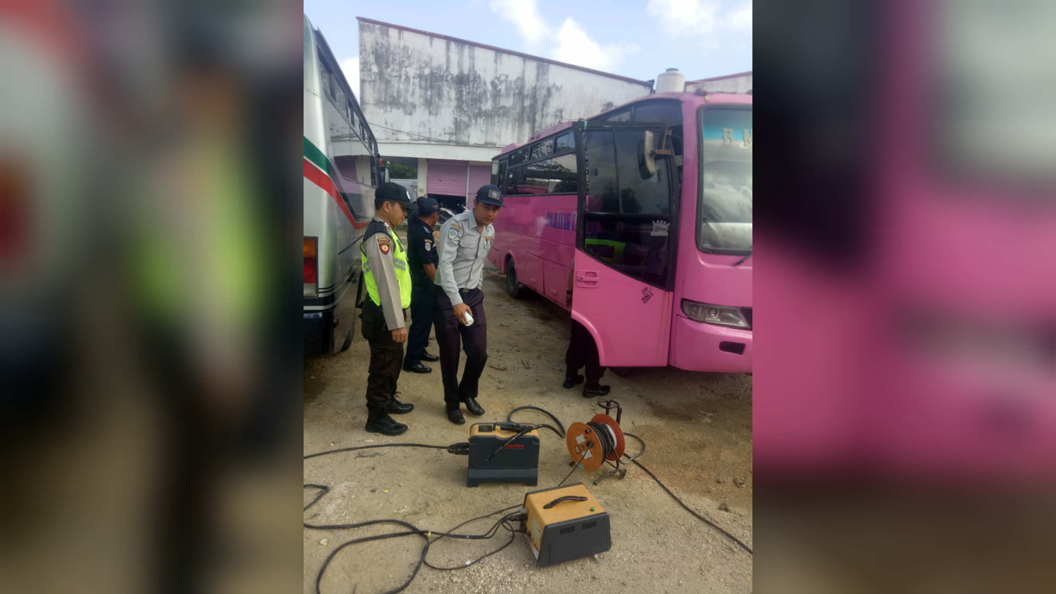 Satlantas Polres Barut Dan Dinas Perhubungan Lakukan Pemeriksaan Kendaraan Angkutan Mudik Satlantas Polres Barut Dan Dinas Perhubungan Lakukan Pemeriksaan Kendaraan Angkutan Mudik