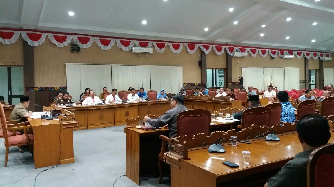 Petugas Penyuluh Lapangan Dan Pendamping Petani Harus Diperbanyak Petugas Penyuluh Lapangan Dan Pendamping Petani Harus Diperbanyak