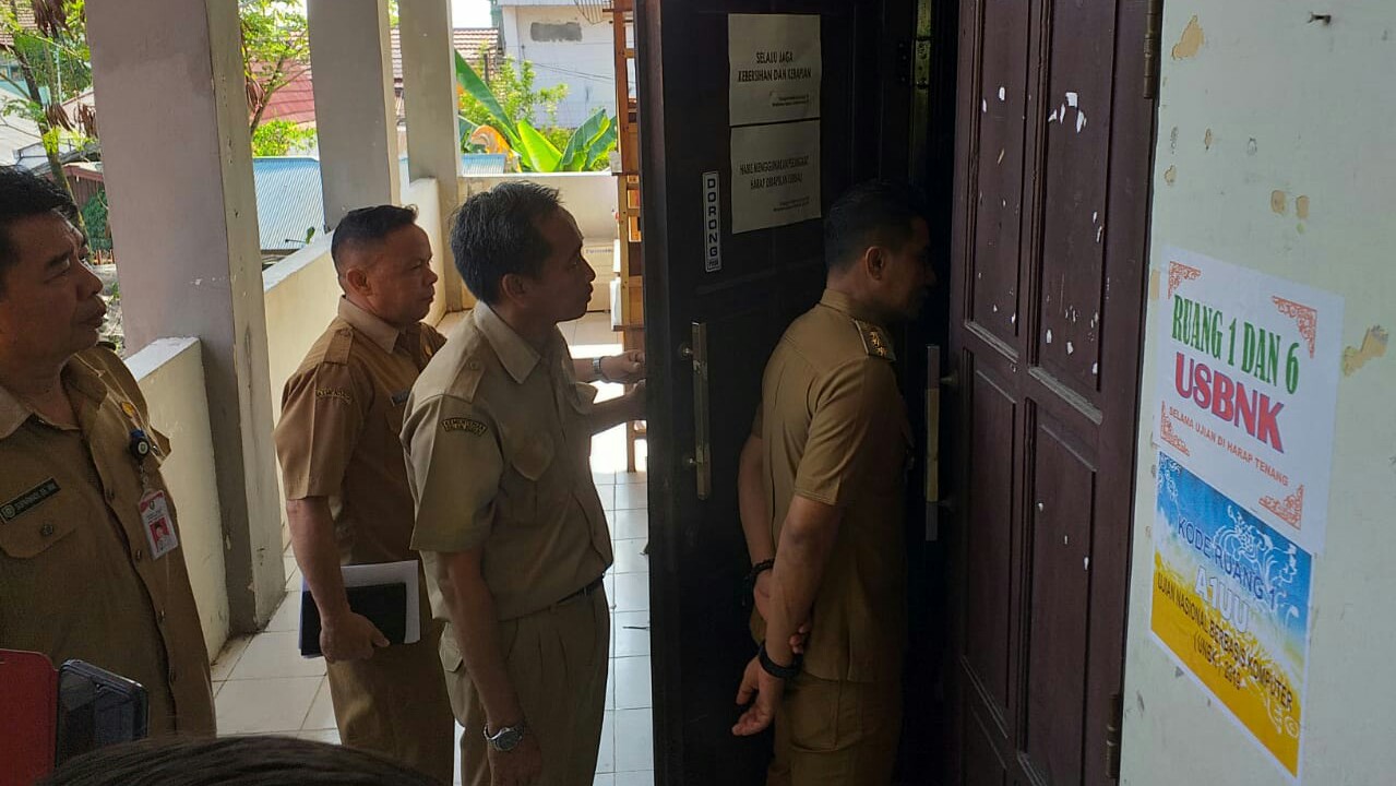 Bupati Tinjau Pelaksanaan UNBK Di SMAN 1