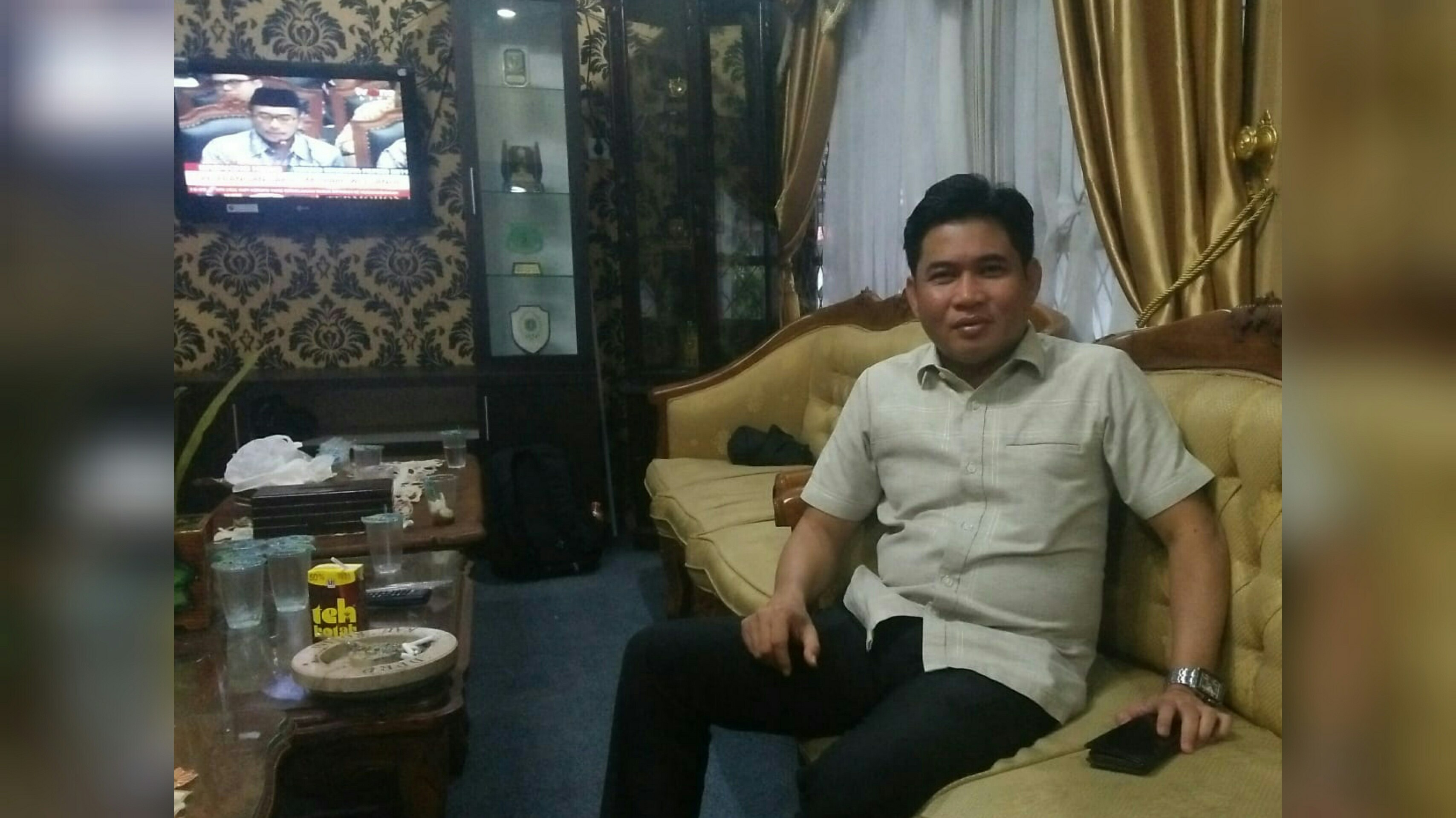 Jhon Krislie : Percepat Pembangunan Dengan Alat Berat Setiap Kecamatan