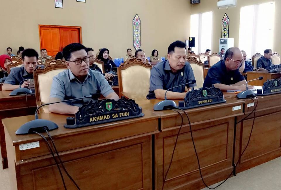 Perbaiki Jalan Tumbang Manggo-Tumbang Baraoi Perbaiki Jalan Tumbang Manggo-Tumbang Baraoi