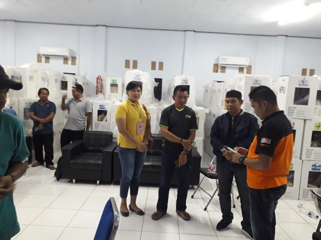 Bupati Pantau Langsung Perhitungan Suara 