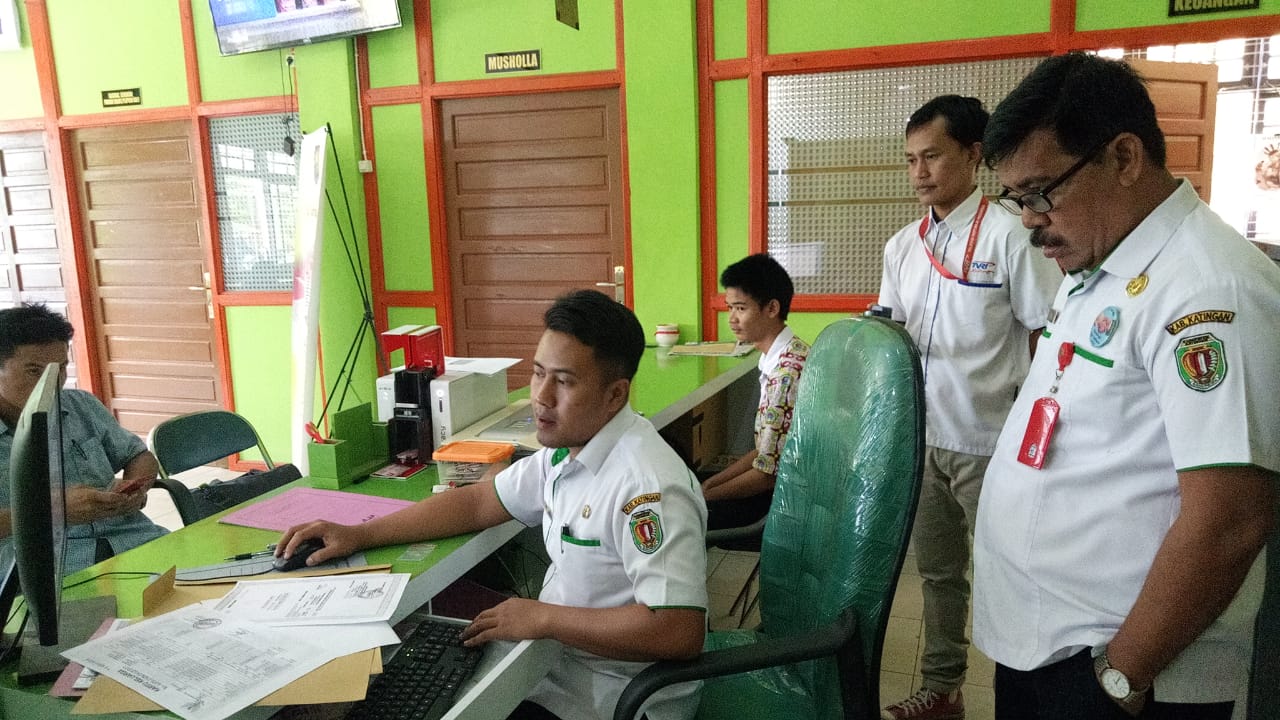 Terbatas Pendistribusian Blangko Dari Pusat , Disdukcapil Katingan  Cetak E-KTP Secara Terbatas