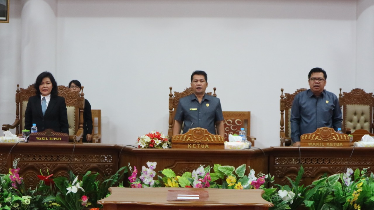 Paripurna Mendengarkan Jawaban Eksekutif Terhadap Enam Raperda