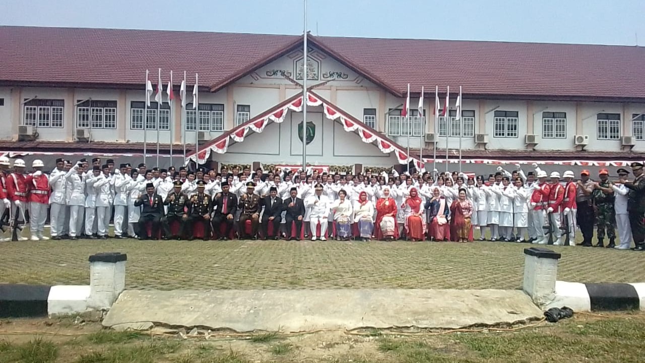 Bupati Bartim Pimpin Upacara HUT RI Ke 74