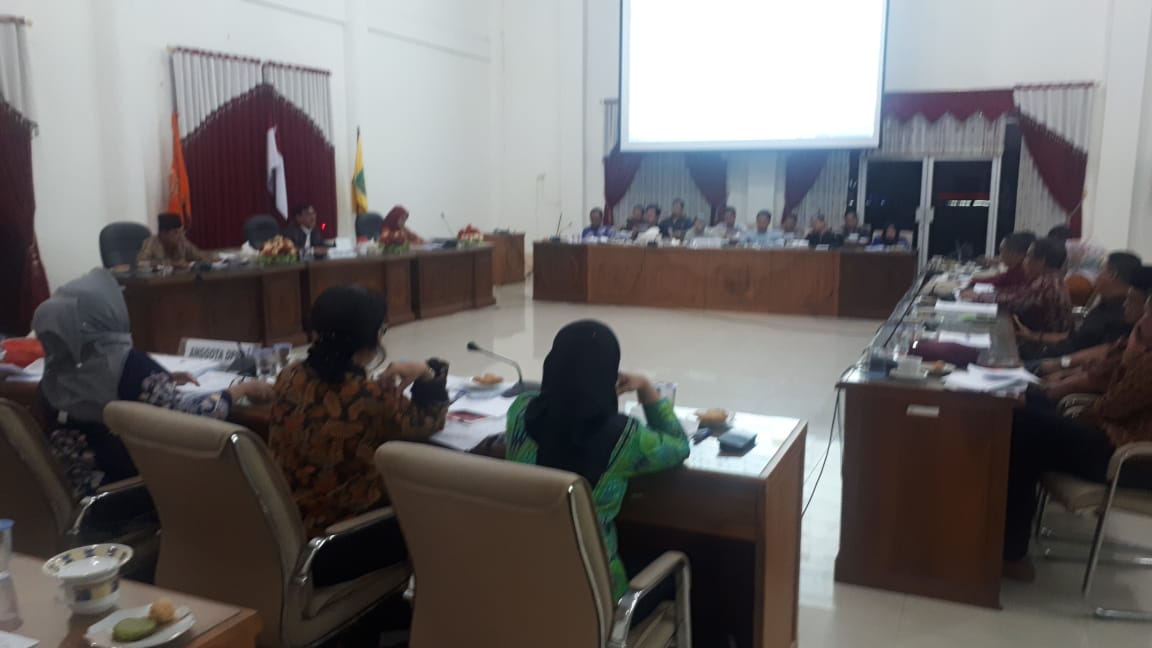 Tamsil Dipotong, DPRD Barsel Sindir Penerapan E-Kinerja