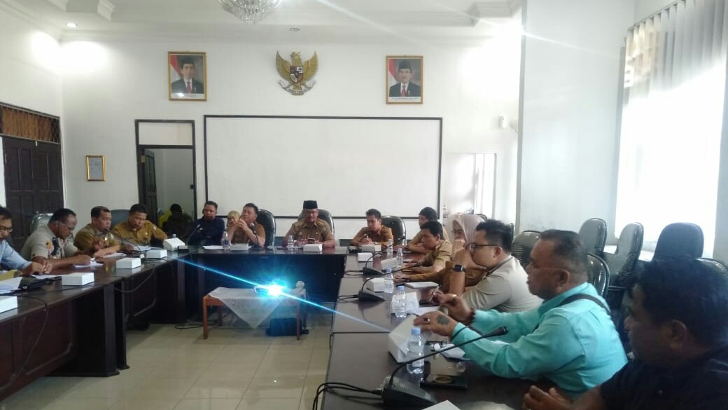 Sekda Kotim Pimpin Rapat Terkait Kasus Empat Warga Desa Tehang