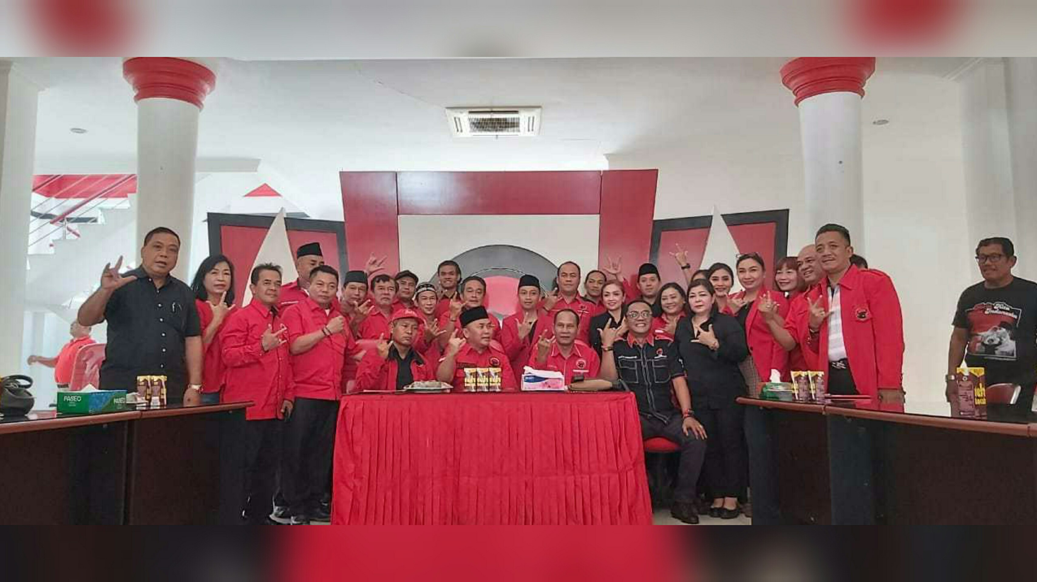 H.Sugianto Sabran Pendaftar Pertama Bacalon Gubernur Kalteng Ke PDI-Perjuangan