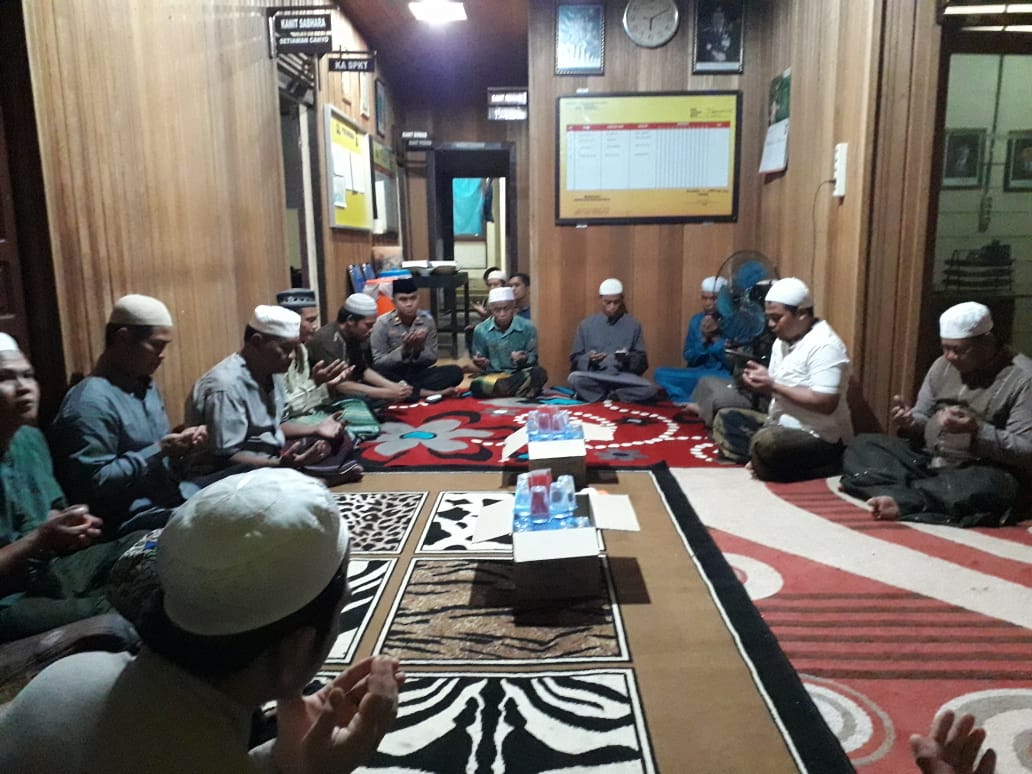 Polsek Kapuas Hulu Silahturahmi dengan Toga dan Tomas
