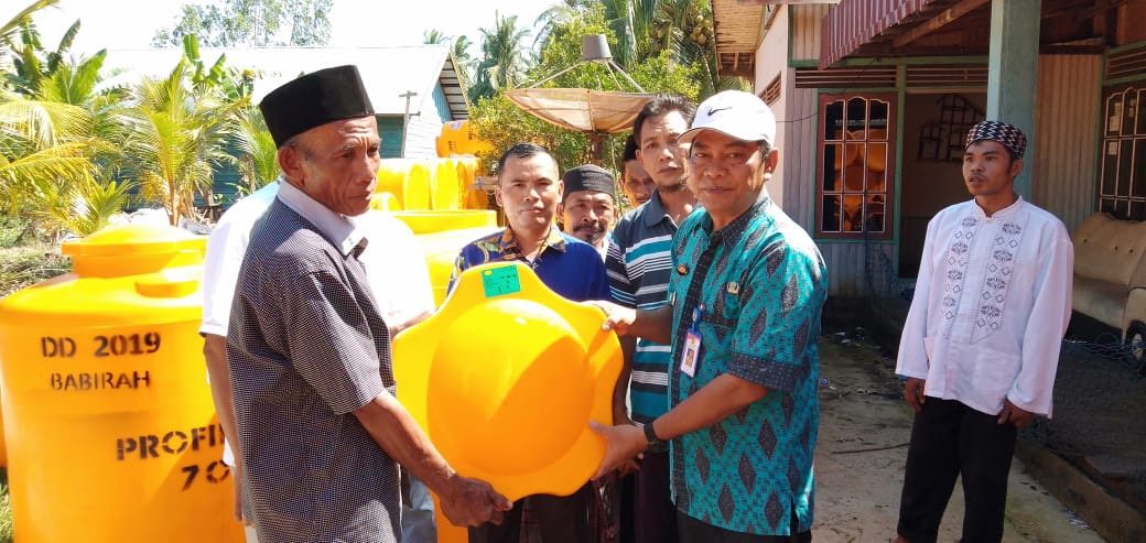 Antisipasi Kekeringan, Ribuan Tandon Air Dibagikan