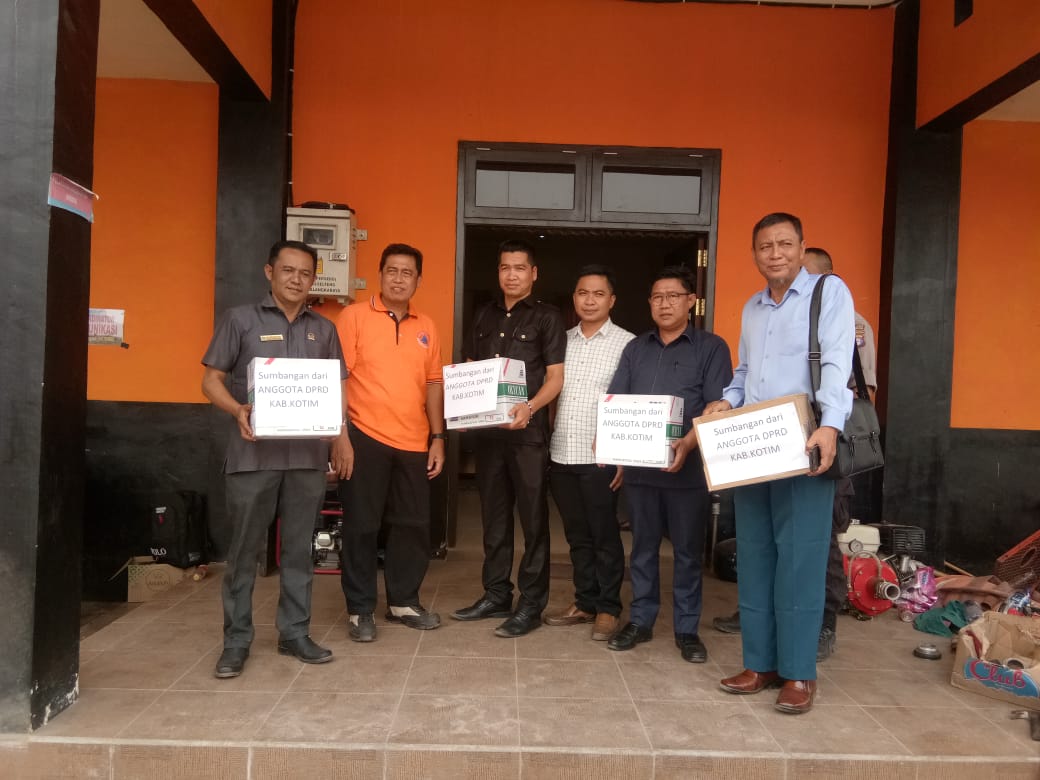 Peduli Karhutla, Dewan Patungan Bagikan Bantuan