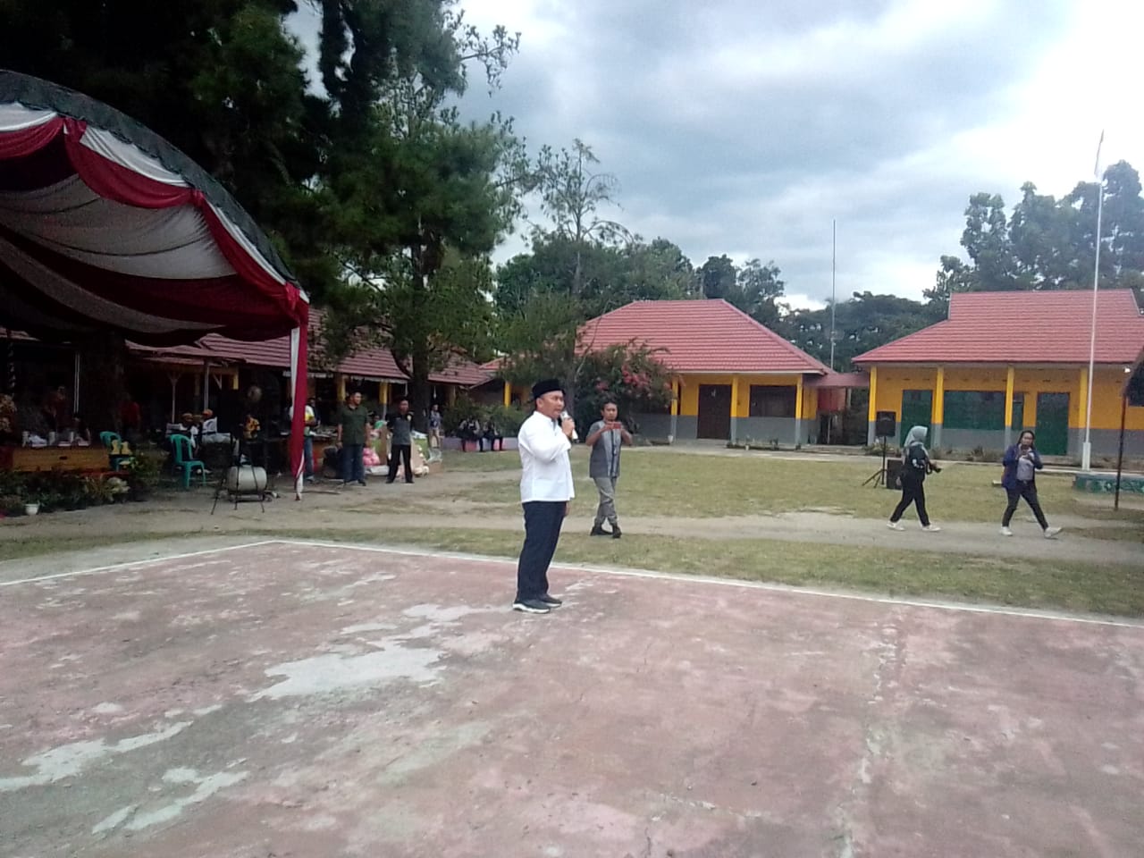 Ini Pesan Sugianto Sabran Ketika Kunjungi SMAN 1 Tamiang Layang