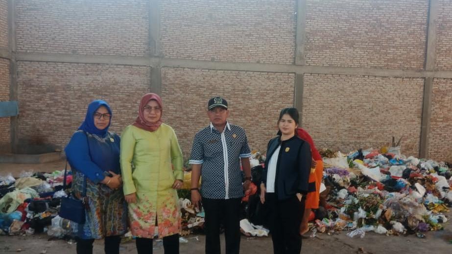 Ternyata Ini Penyebab Bau Dipemukiman Warga Baamang