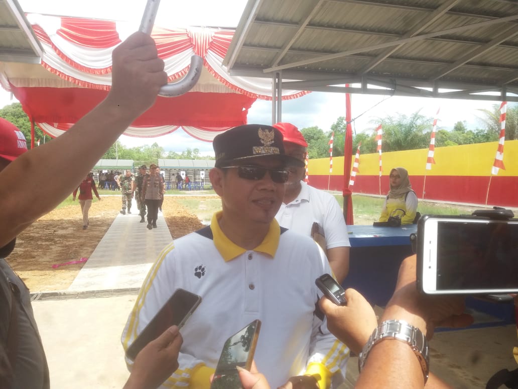 ASN dan Honorer Gunakan Atribut Lengkap