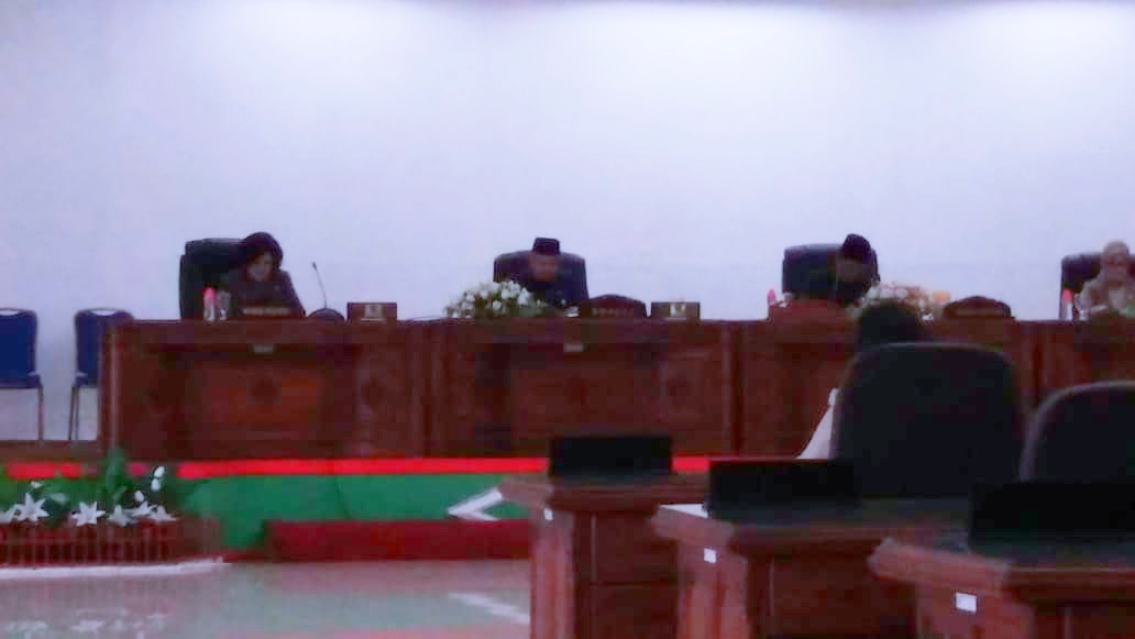Bupati Berharap Tiga Raperda Bisa Tetap Dibahas Bupati Berharap Tiga Raperda Bisa Tetap Dibahas