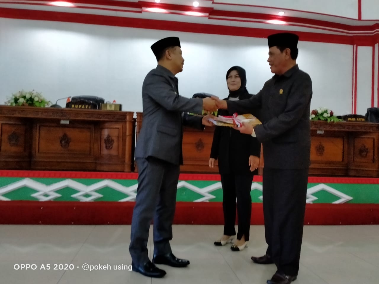 Pemkab Barsel Serahkan Lima Raperda