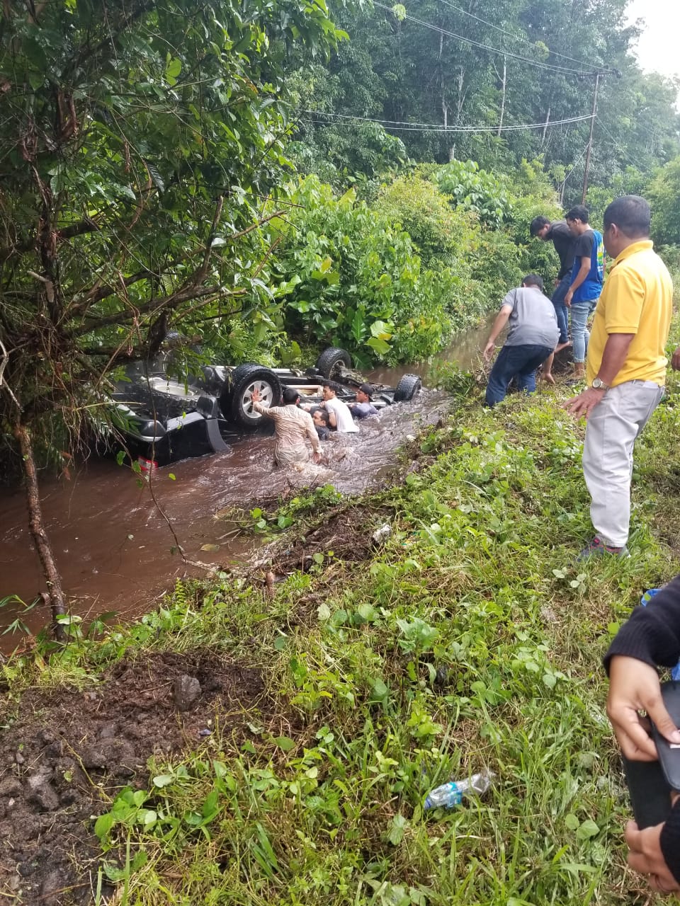 Mobil Dinas Disbudpar Kalteng Terbalik di Jabiren, Satu Pegawai Tewas
