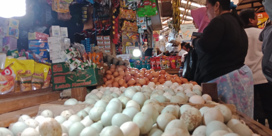 Pantau Ketersediaan Stok Bahan Pangan