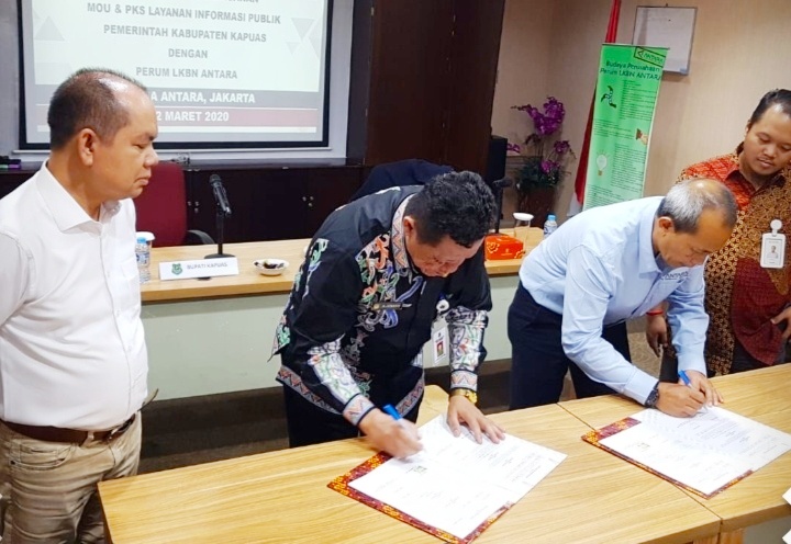 Bupati Kapuas Tandatangani MoU dengan Perum LKBN Antara