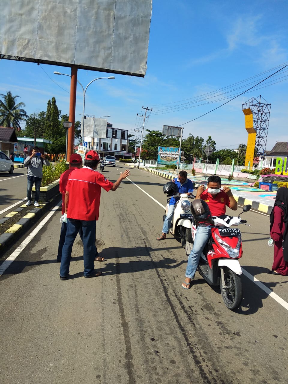 PDI Perjuangan Barsel Bagikan 2.000 Masker Gratis