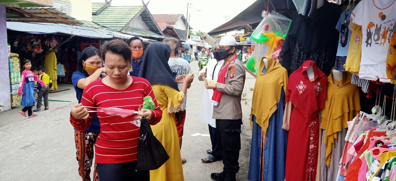 Kapolsek Kapuas Tengah Sukses Ajak Jamaah Sholat Jumat di Rumah