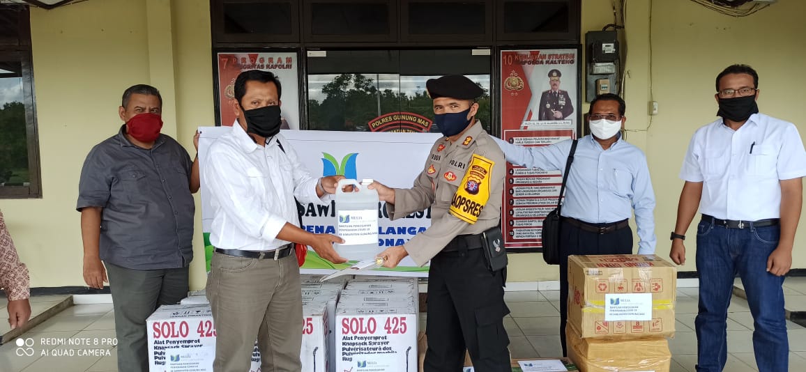 Polres Gumas Terima Bantuan APD Perusahaan Sawit