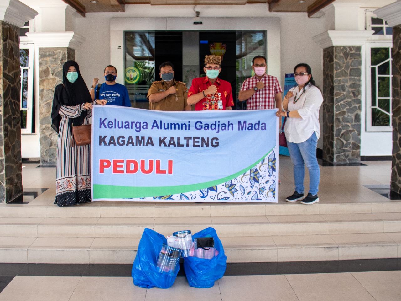 Peduli Dampak Covid-19, Organisasi Ini Serahkan Bantuan