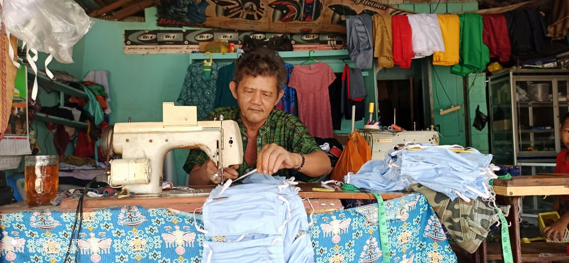 Penjahit Binaan Pemkab Gumas Produksi 1.000 Masker