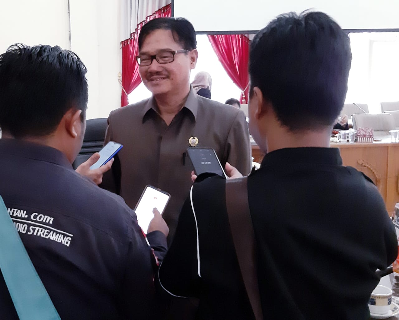 Ketua DPRD Barsel Kritik Kerja Petugas Entri