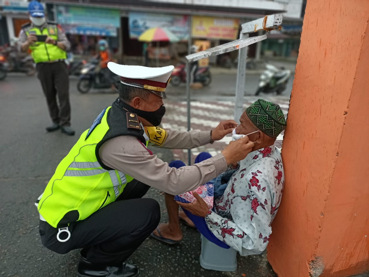 Relawan Muda Sugianto Bagi Ribuan Masker di Buntok dan sekitarnya