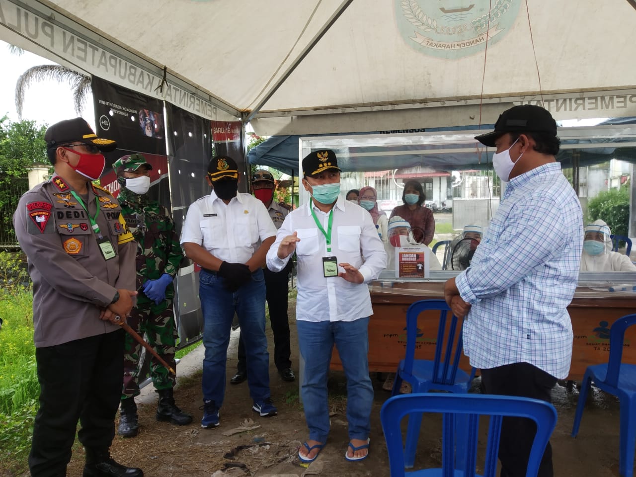 Gubernur Serahkan Bantuan 5000 Picis Masker di Pulang Pisau