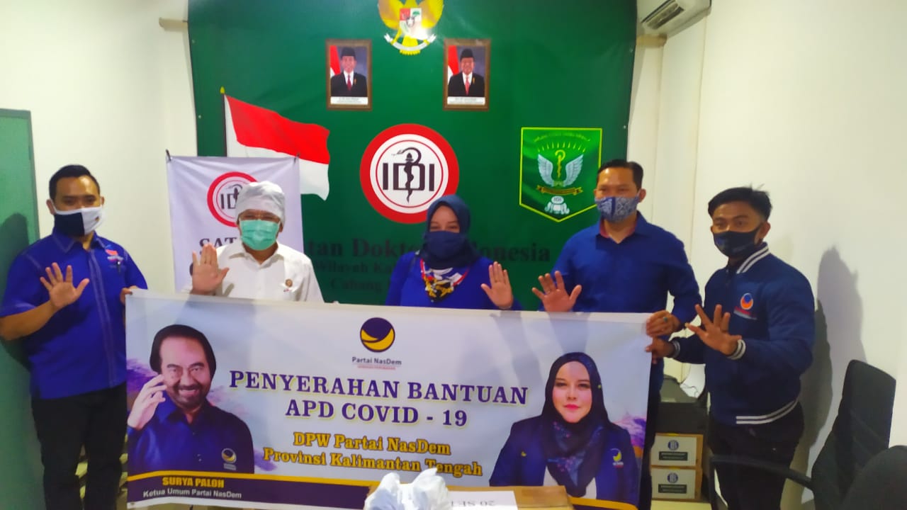 NasDem Donasikan APD dan Masker Kepada Tenaga Medis