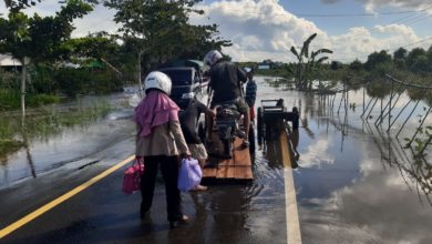 Banjir : Akibat banjir yang melanda di wilayah Kabupaten Barsel, hampir memutuskan sejumlah jalan akses menuju Kota Buntok dari arah Palangka Raya.