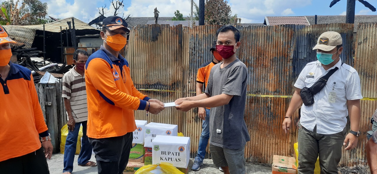 Korban Kebakaran di Kapuas Terima Bantuan Pemerintah