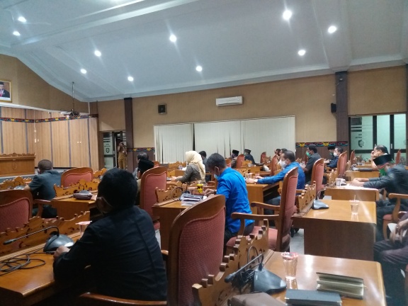 Tiga Fraksi Setuju Bentuk Pansus Tiga Fraksi Setuju Bentuk Pansus