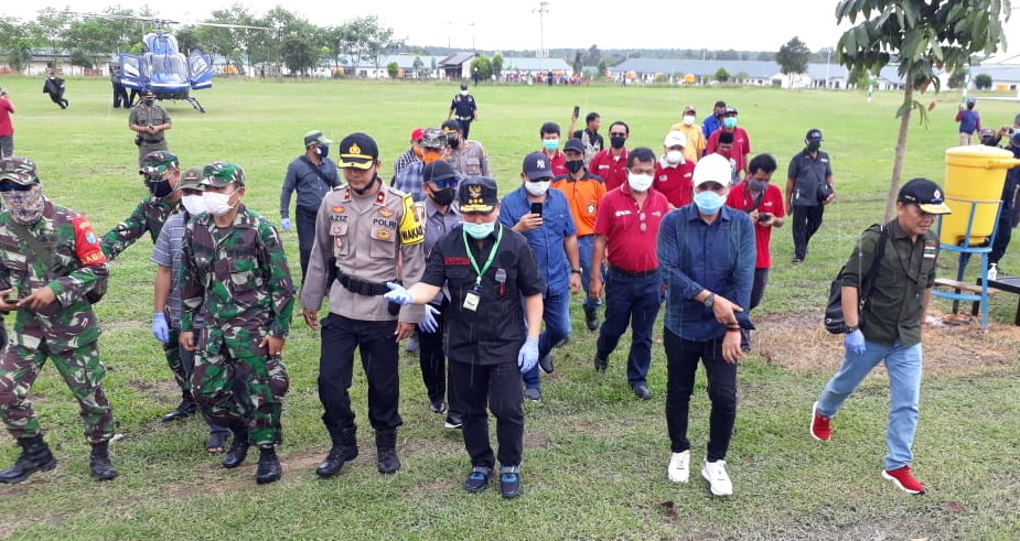 Supian Hadi Dampingi Gubernur Kalteng ke Desa