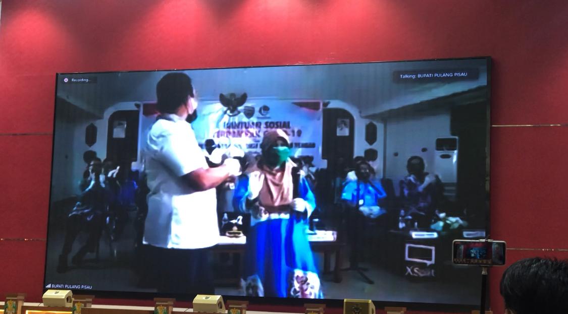 Dua Warga Pulpis Ini Dapat Bantuan Rp 40 Jura dari Gubernur Sugianto